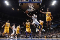 雄鹿首轮出局，字母哥加盟篮网/尼克斯：重建之路与市场效应分析